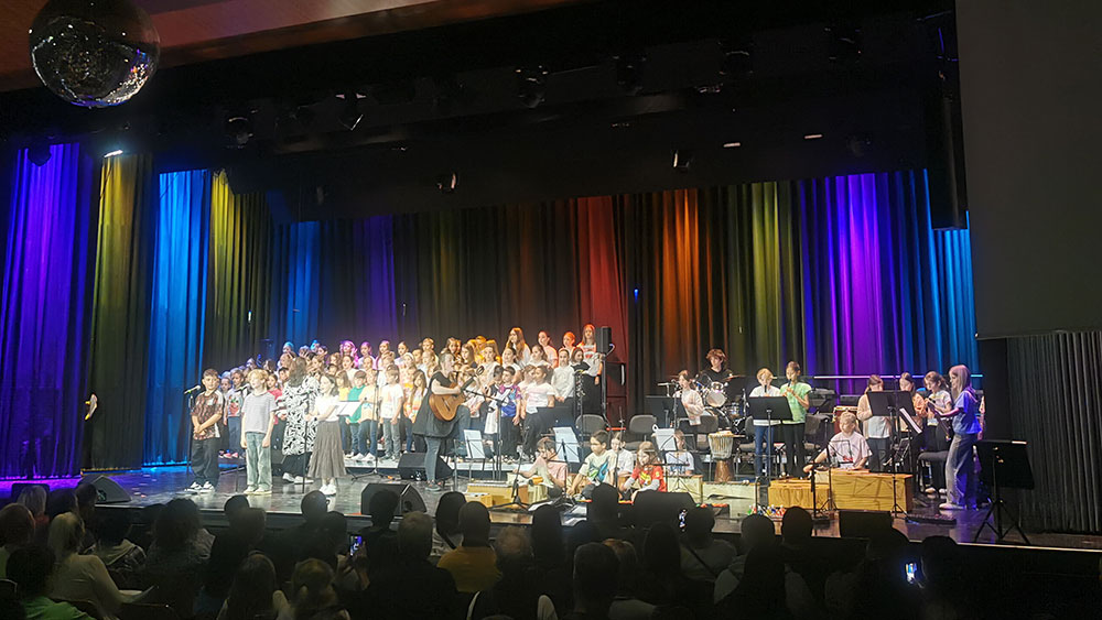 Tag-Nacht-Konzert der FSG begeistert ausverkaufte Stadthalle